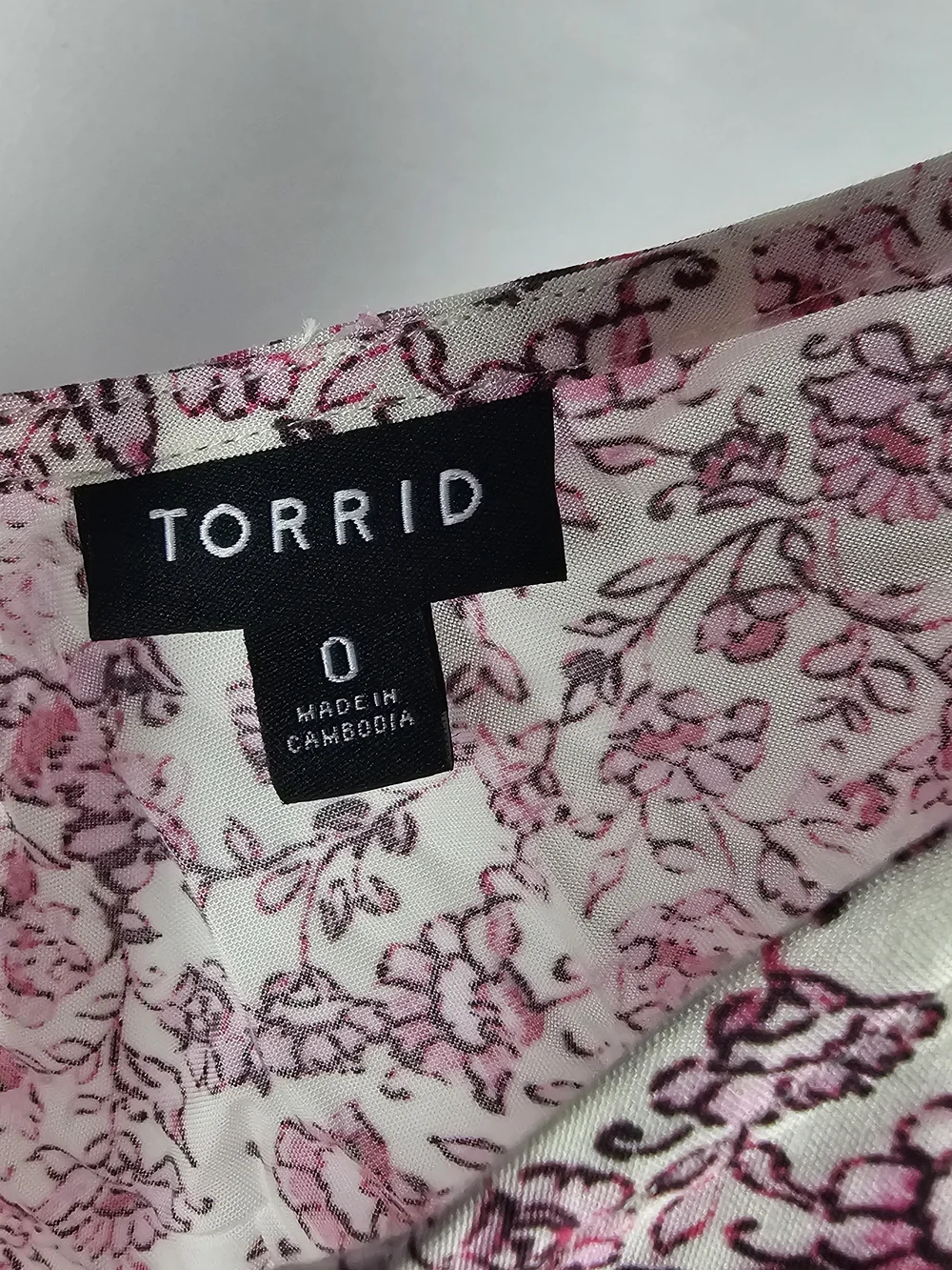 torrid White and Pink Floral Lace-Up Cami - Picture 4 of 5